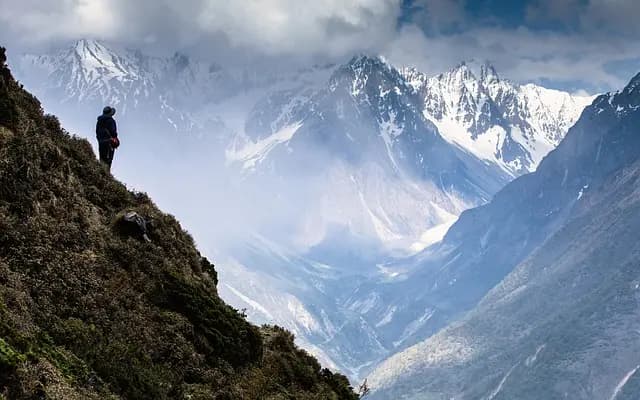 Les Meilleures Destinations pour des Escapades Actives en Montagne