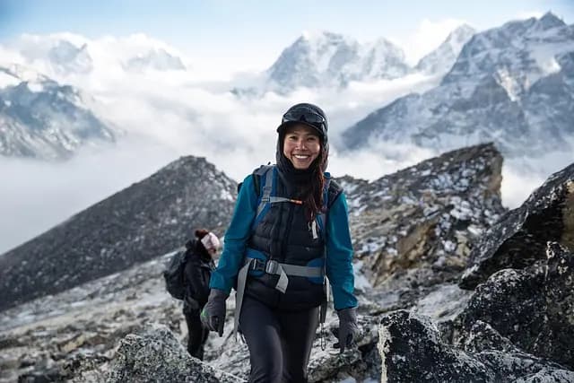 Les Équipements Indispensables pour une Randonnée en Montagne