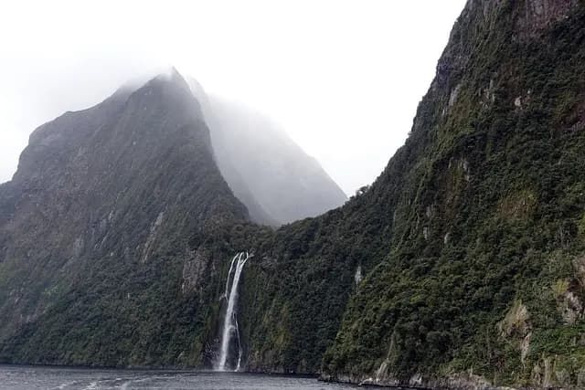 5 Destinations Énergisantes pour Vos Escapades Actives