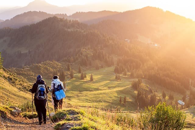 5 Préparations Essentielles pour une Escapade Active Réussie